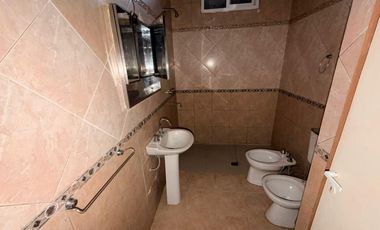 Alquiler PH de 3 amb en Victoria