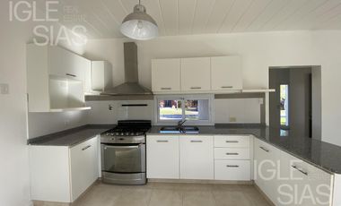 Casa en alquiler con 3 dormitorios en San Isidro Labrador