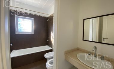 Casa en alquiler con 3 dormitorios en San Isidro Labrador