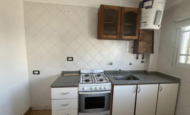 Departamento en Martinez, dos ambientes con balcón. Luminoso!! Apto credito y profesional