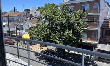 Departamento en Martinez, dos ambientes con balcón. Luminoso!! Apto credito y profesional