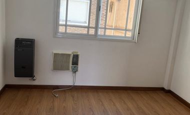 Departamento en Martinez, dos ambientes con balcón. Luminoso!! Apto credito y profesional