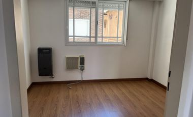 Departamento en Martinez, dos ambientes con balcón. Luminoso!! Apto credito y profesional