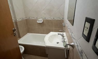 Departamento en Martinez, dos ambientes con balcón. Luminoso!! Apto credito y profesional