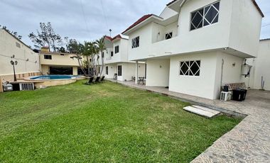 Casa en renta en Veracruz Col. Ejido Primero de Mayo Norte amueblada con alberca