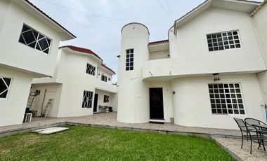 Casa en renta en Veracruz Col. Ejido Primero de Mayo Norte amueblada con alberca