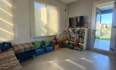 Casa 5 ambientes a la laguna en alquiler - Barrio Privado Las Golondrinas - Hudson