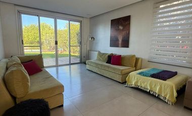 Casa 5 ambientes a la laguna en alquiler - Barrio Privado Las Golondrinas - Hudson