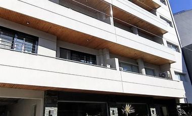 Departamento 3 ambientes con balcón y COCHERA en alquiler temporario en Haedo