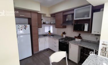 Departamento 3 ambientes con balcón y COCHERA en alquiler temporario en Haedo