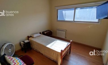 Departamento 3 ambientes con balcón y COCHERA en alquiler temporario en Haedo