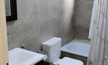 Departamento 3 ambientes con balcón y COCHERA en alquiler temporario en Haedo