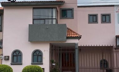 Casa en Fraccionamiento cerrado