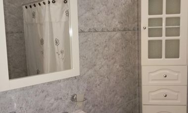 Casa 2 dorm., con todos los servicios!