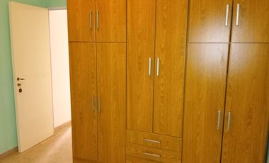 Casa 2 dorm., con todos los servicios!