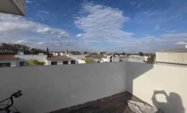 Casa con Roof Garden en Real Campestre en Venta