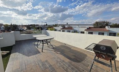 Casa con Roof Garden en Real Campestre en Venta