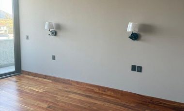 Se Vende Residencia de Lujo en Rancho San Juan – Zona Esmeralda