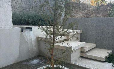 Se Vende Residencia de Lujo en Rancho San Juan – Zona Esmeralda