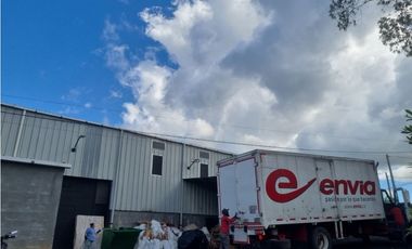 Alquilo grandiosa bodega en Guarne Antioquía