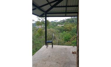 Se Vende Casa Lote en Mesitas del Colegio Economico