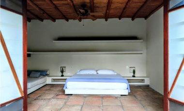 VENTA CASA 500m2 - LOTE 3.600m2  CLUB ANAPOIMA