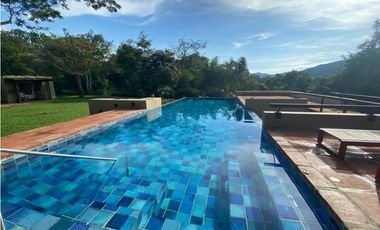 VENTA CASA 500m2 - LOTE 3.600m2  CLUB ANAPOIMA