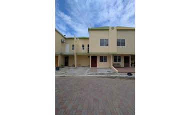 En venta casa 3 habitaciones urbanización Terrazas del Conde