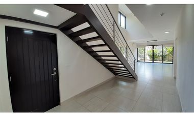 Casa Unifamiliar en Esquina - Nativa, Panamá Pacífico