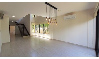 Casa Unifamiliar en Esquina - Nativa, Panamá Pacífico