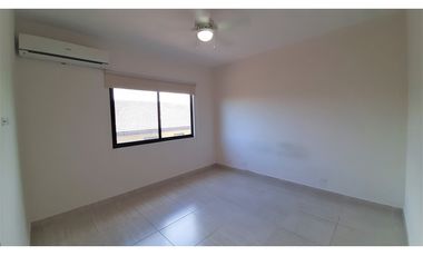 Casa Unifamiliar en Esquina - Nativa, Panamá Pacífico