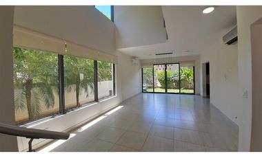 Casa Unifamiliar en Esquina - Nativa, Panamá Pacífico