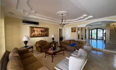 RAINFOREST VILLAGE / ANCÓN / 4 HABITACIÓN / 762M / PATIO / TERRAZA