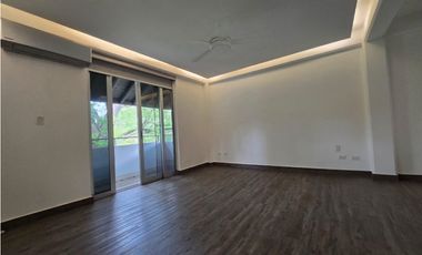 Venta de casa en Clayton - Calle Carrol - Ancon - D.D