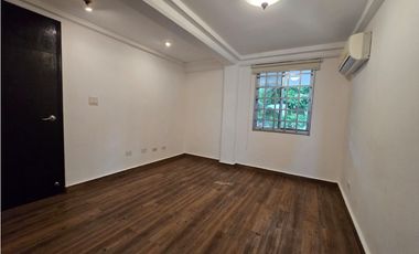 Venta de casa en Clayton - Calle Carrol - Ancon - D.D