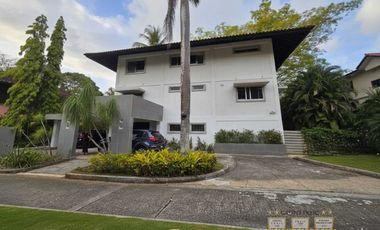 Venta de casa en Clayton - Calle Carrol - Ancon - D.D