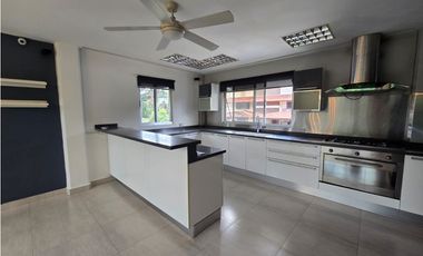 Venta de casa en Clayton -  Calle Carroll - Ancon - M.M
