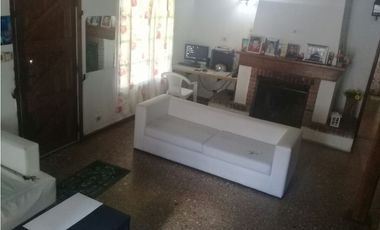 IMPORTANTE Y HERMOSA CASA CLSICA EN BENAVIDEZ