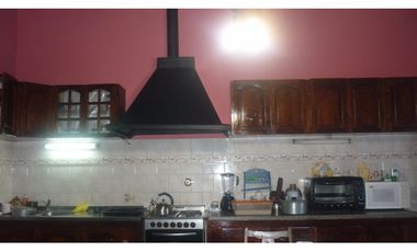 IMPORTANTE Y HERMOSA CASA CLSICA EN BENAVIDEZ