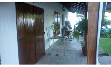 IMPORTANTE Y HERMOSA CASA CLSICA EN BENAVIDEZ