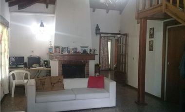 IMPORTANTE Y HERMOSA CASA CLSICA EN BENAVIDEZ
