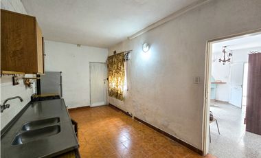 Casa 3 amb. + Depto. 2 amb. Ap. Crédito- Nápoles y Int. Rufino Inda