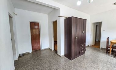 Casa 3 amb. + Depto. 2 amb. Ap. Crédito- Nápoles y Int. Rufino Inda