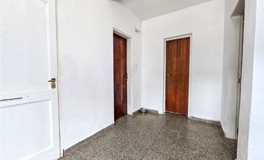 Casa 3 amb. + Depto. 2 amb. Ap. Crédito- Nápoles y Int. Rufino Inda