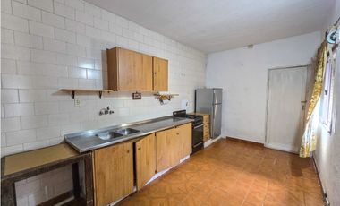 Casa 3 amb. + Depto. 2 amb. Ap. Crédito- Nápoles y Int. Rufino Inda