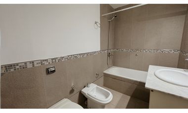 Venta piso exclusivo con cochera doble APTO FINANCIACION, ZONA PARQUE