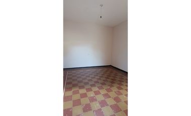 CASA CÉNTRICA EN ALQUILER DESPEÑADEROS