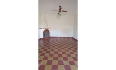 CASA CÉNTRICA EN ALQUILER DESPEÑADEROS