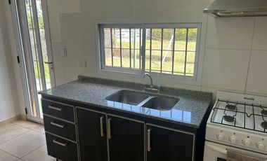 Dúplex en alquiler c/ cochera en Alfar