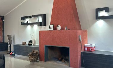 Casa en venta c/ cochera en Avellaneda Y Tula